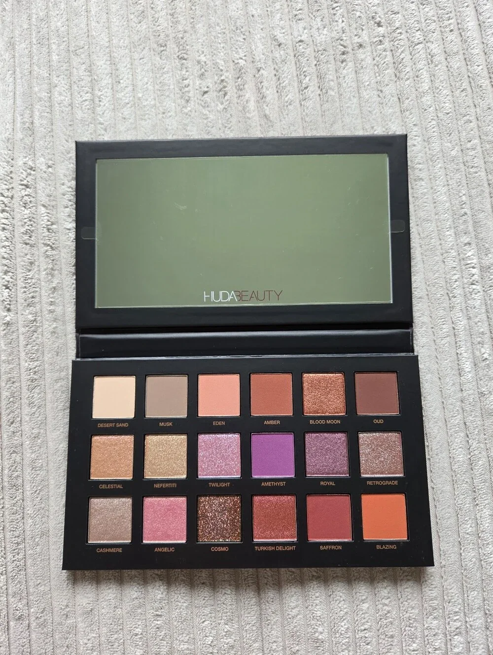 HUDA BEAUTY DESERT DUSK PALETTE Eyeshadow Makeup